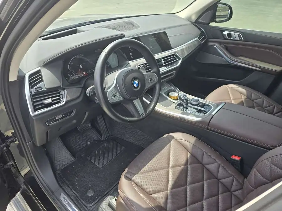 BMW X5 2022 xDrive 30Li Luxury M Sport Package