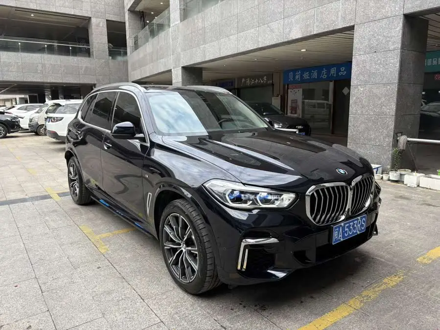 بي ام دبليو X5 2022 xDrive 30Li باقة M الرياضية الفاخرة