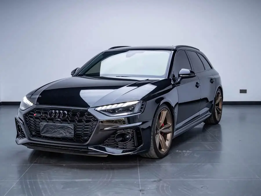 أودي RS 4 2022 RS4 أفانت إصدار الذهب الداكن