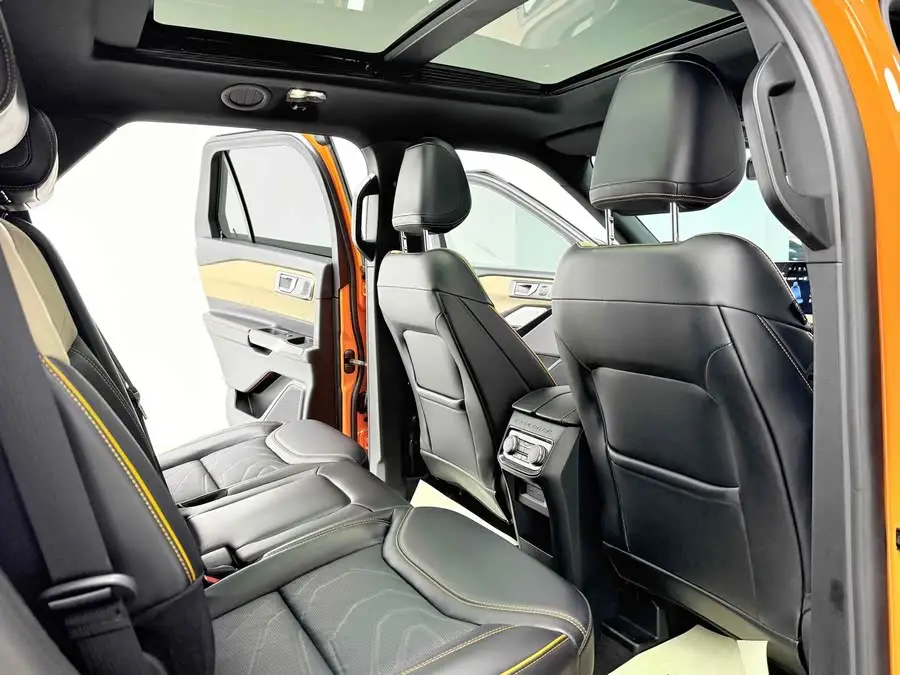 مستكشف 2023 إيكوبوست 285 إصدار قمة كونلون 7 مقاعد