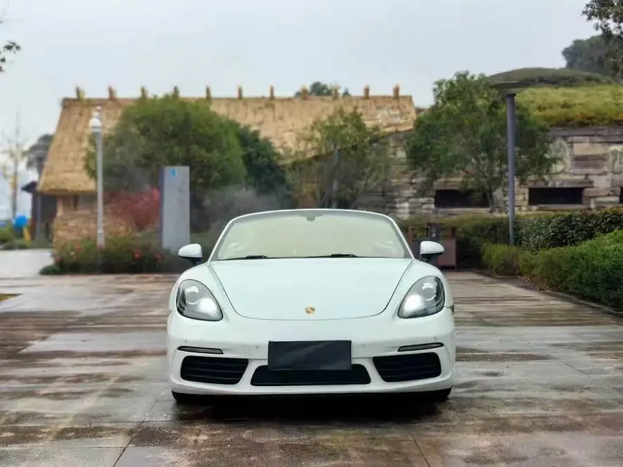 Porsche 718 2018 Model Boxster 2.0T