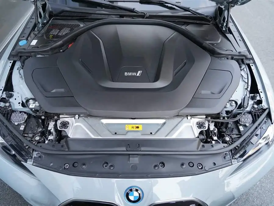 BMW i4 2023 eDrive35