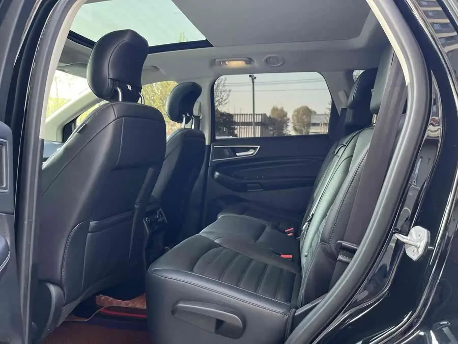 Edge 2020 EcoBoost 245 Two-Wheel Drive Luxury 7-Seater