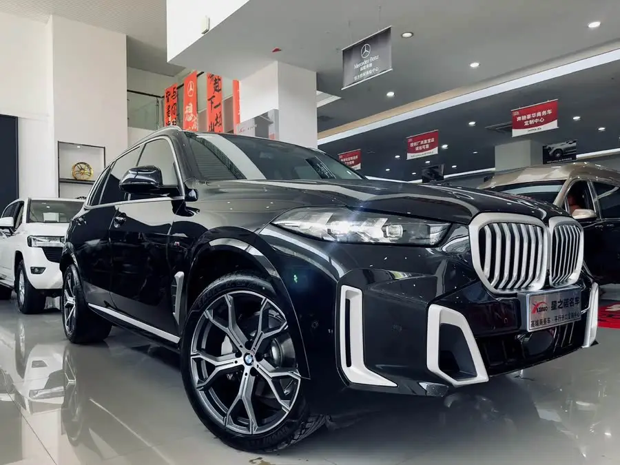 بي إم دبليو X5 2023 xDrive 30Li حزمة M الرياضية الفاخرة