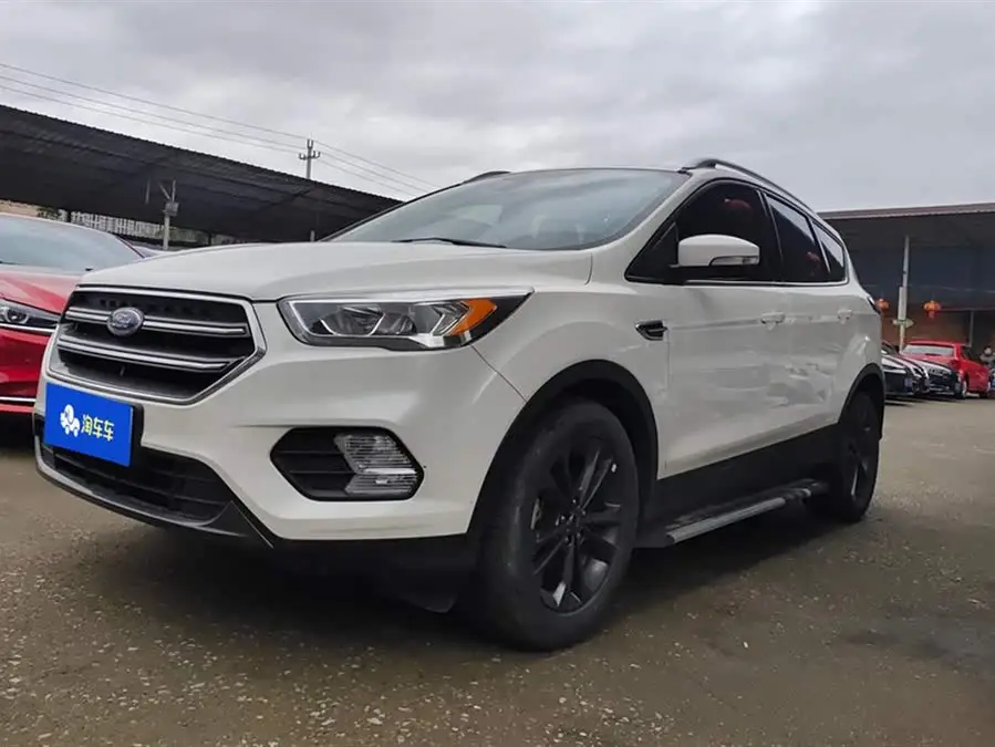 2019 Ford Escape EcoBoost 180 FWD Platinum Edition National V