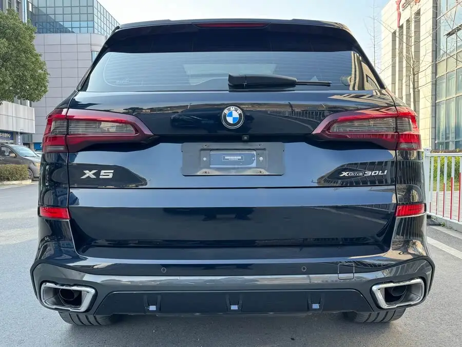 بي إم دبليو X5 2022 xDrive 30Li باقة M الرياضية الفاخرة