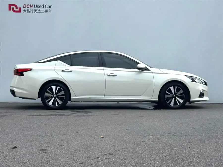 تيانا 2020 2.0T XV AD1 إصدار الملاحة الذكية