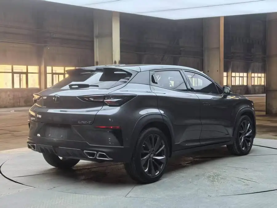 شانجان UNI-T 2020 1.5T الطراز الرائد