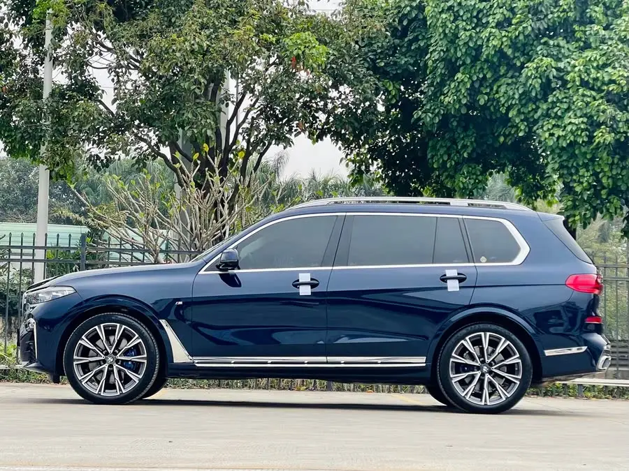 بي إم دبليو X7 2022 xDrive40i طراز تنفيذي حزمة M الرياضية