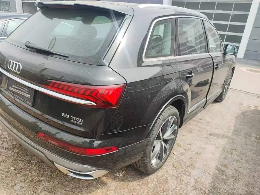 Audi Q7 2023 55 TFSI quattro S line Sport