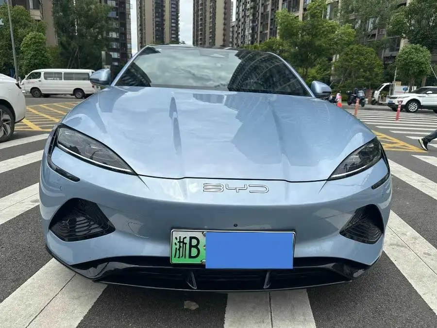 ختم 2023 إصدار بطل 700 كم متميز