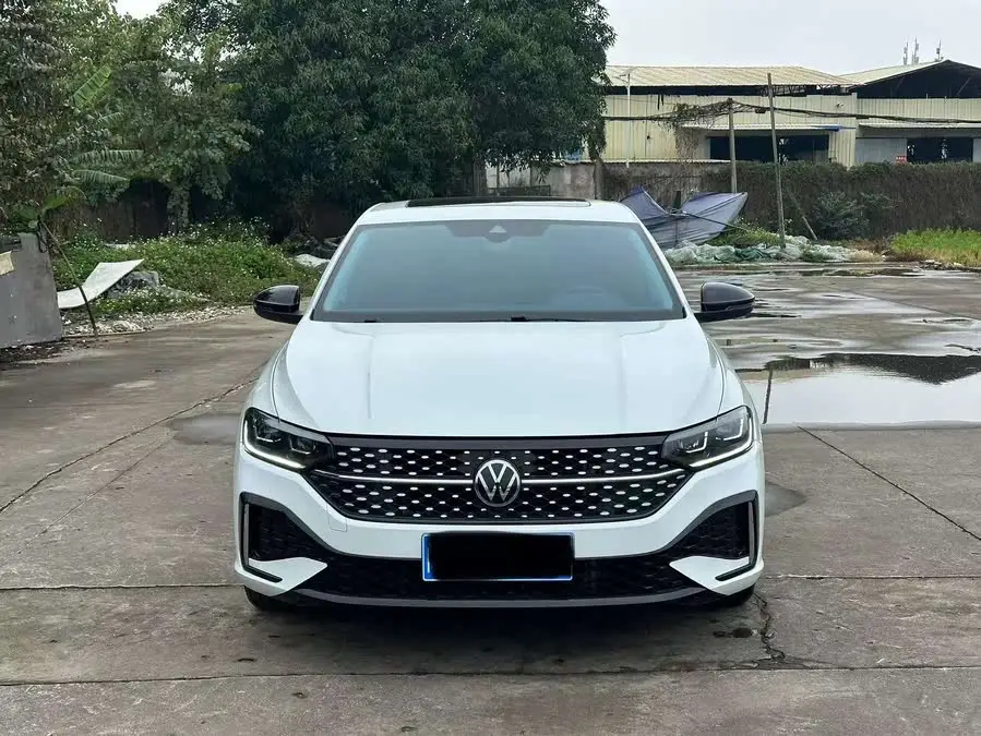 لافيدا 2023 300TSI DSG إصدار النجوم الأبدية