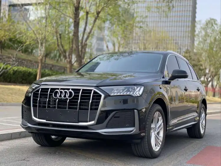 Audi Q7 2023 45 TFSI quattro S line Sport