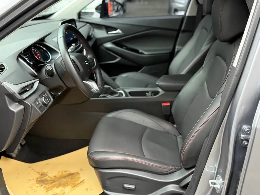 Wuling 2020 Model Light Hybrid Redline 530T Automatic Enjoy Version (5+2 Seats)