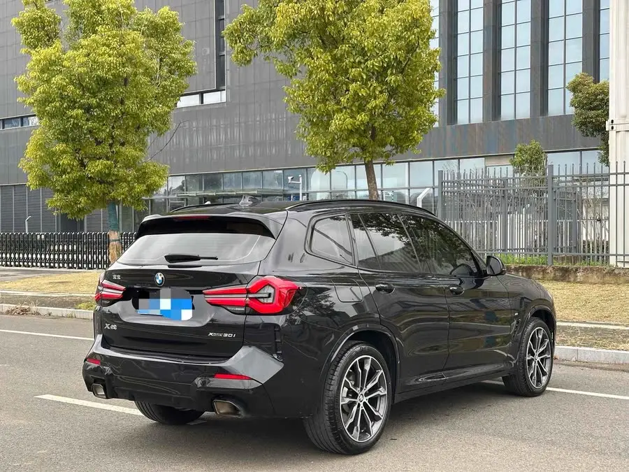 BMW X3 2023 xDrive30i Leading Model M Night Package