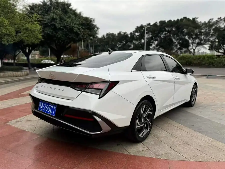 إلنترا 2023 1.5L CVT GLX النخبة
