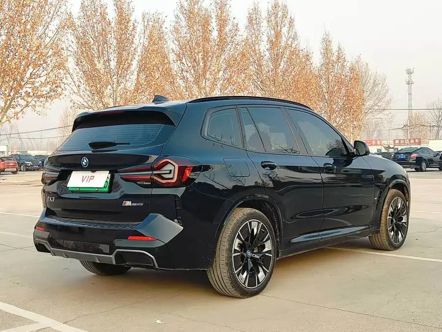 BMW iX3 2024 Leading Edition