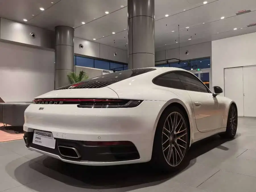 بورش 911 2023 كاريرا 3.0T