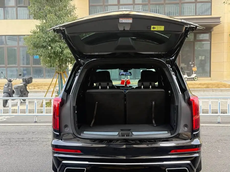 كاديلاك XT6 2022 2.0T فاخرة بستة مقاعد ودفع رباعي