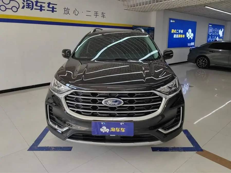 2022 Edge PLUS EcoBoost 245 AWD Platinum 7-seater