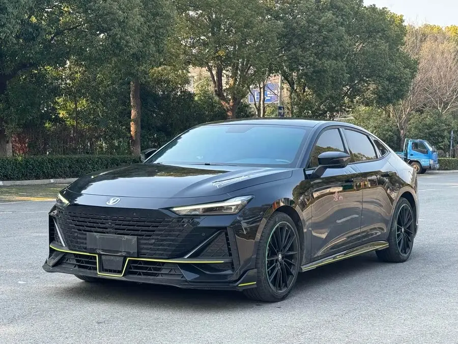 شانجان UNI-V 2022 1.5T الممتازة