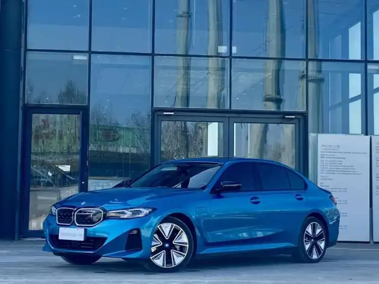 BMW i3 2023 eDrive 40 L Night Sport Package