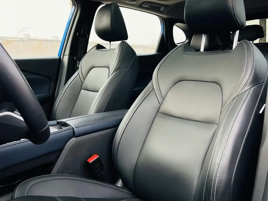 نيسان إكس-تريل 2023 1.3T CVT الفئة العليا