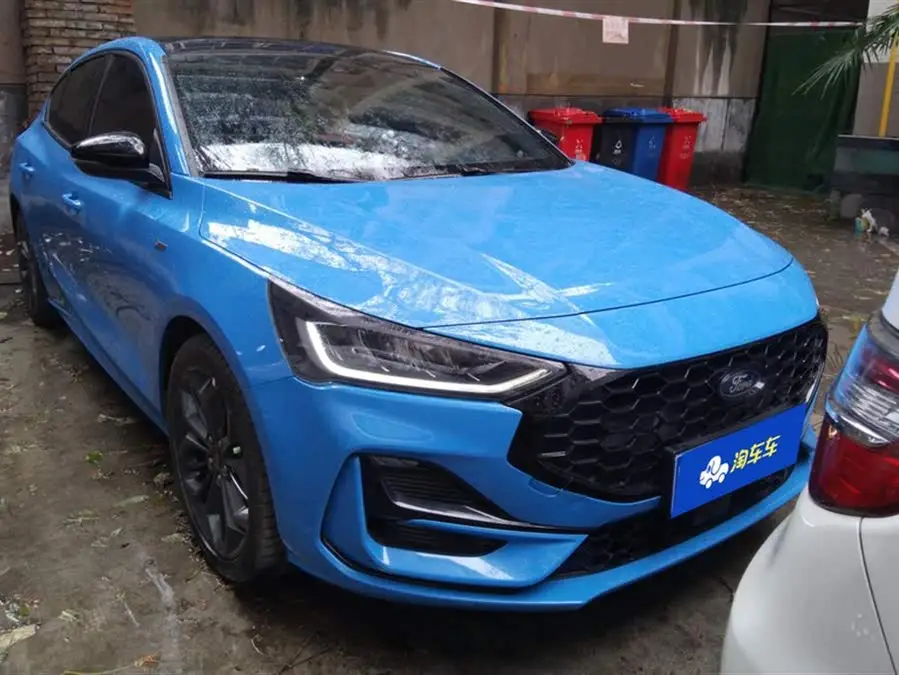 2022 فورد فوكس سيدان إيكوبوست 180 أوتوماتيكي ST لاين