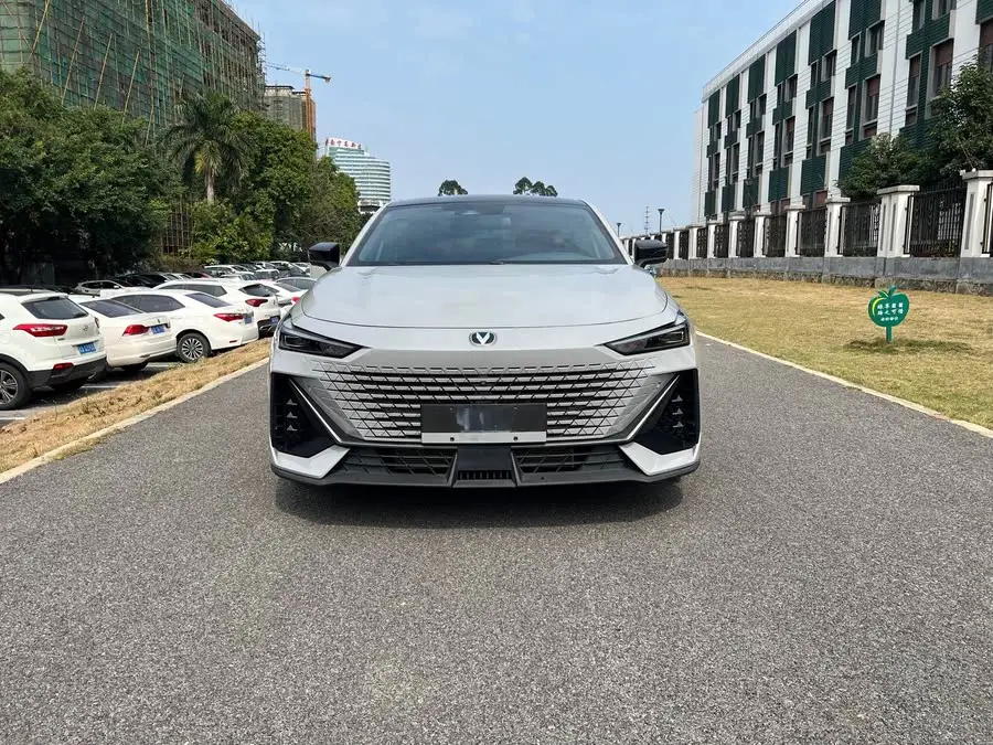 Changan UNI-V 2022 1.5T Premium