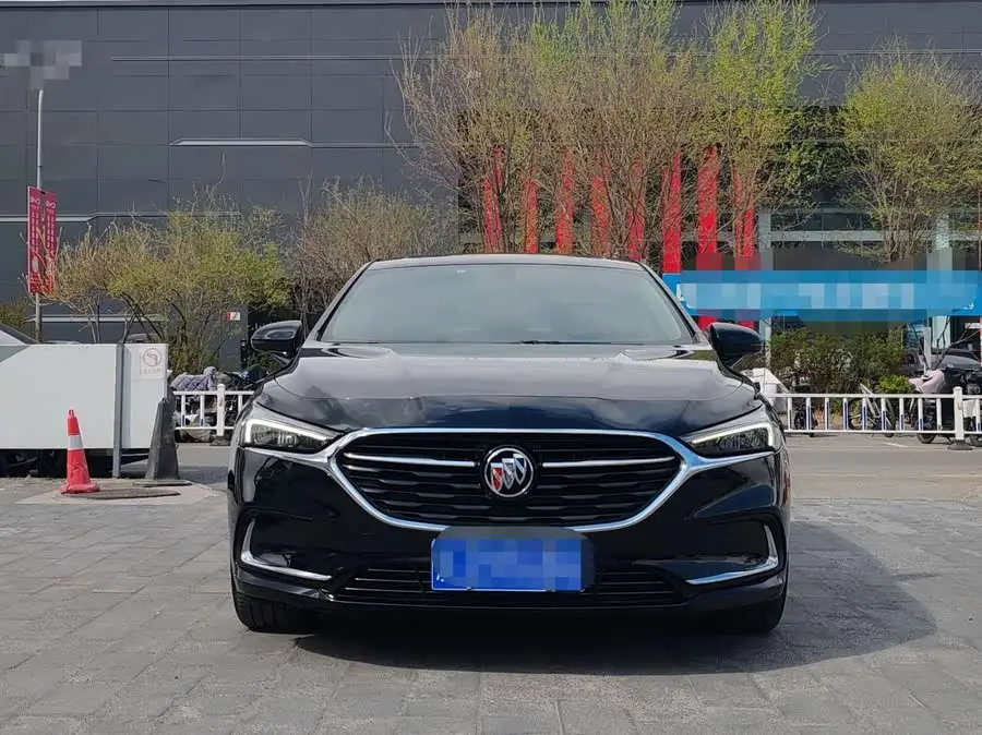 بيوك لاكروس 2020 652T فاخرة