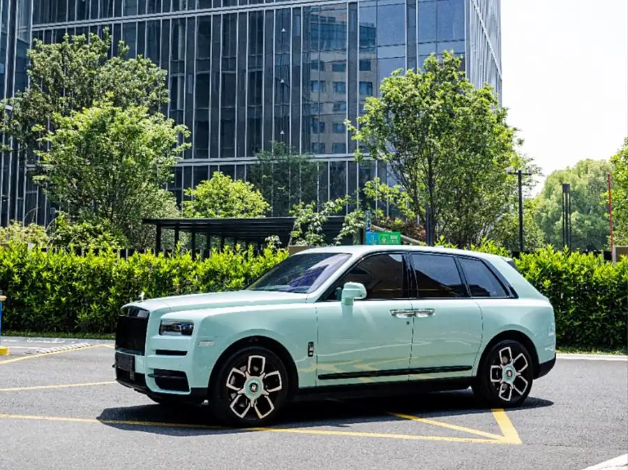 كولينان 2018 موديل خمسة مقاعد