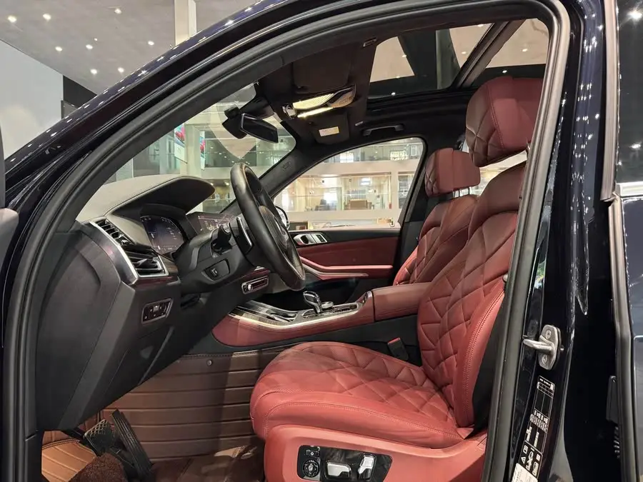 BMW X5 2022 xDrive 40Li M Sport Package