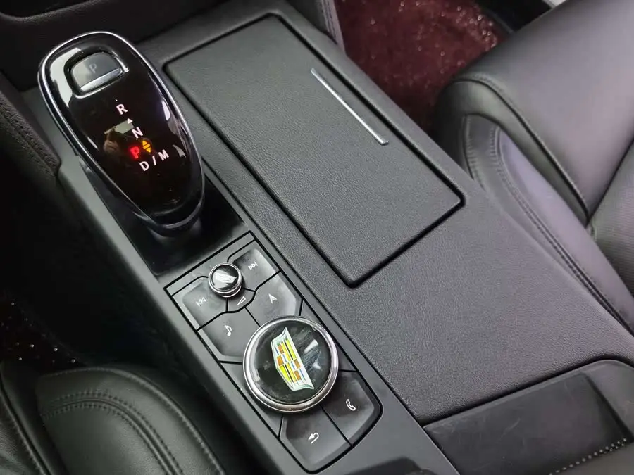 كاديلاك CT6 2021 28T النخبة