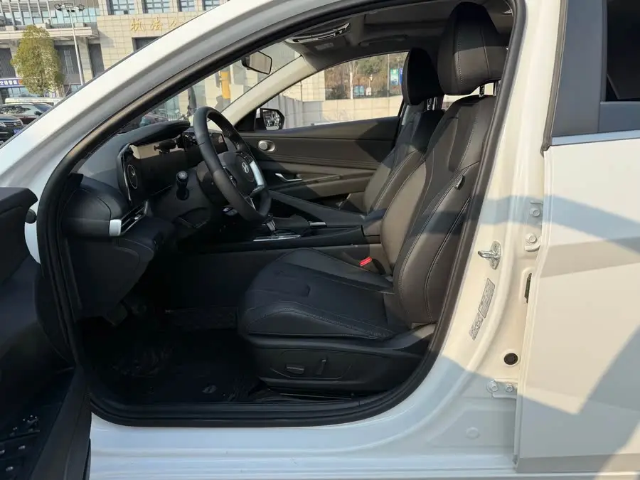 إيلانتر 2023 1.5 لتر CVT لكس النسخة الفاخرة