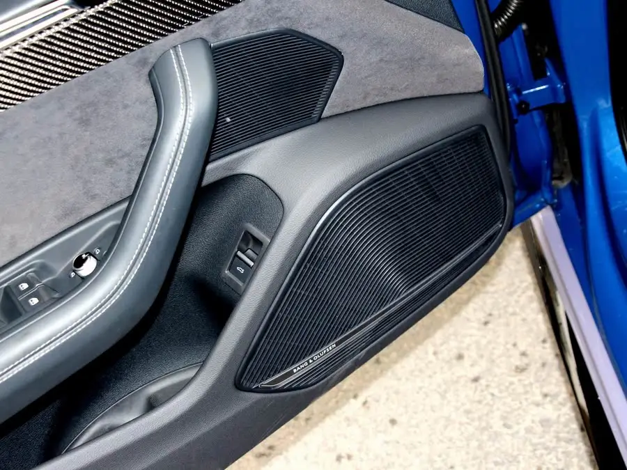 أودي RS 4 2023 RS4 أفانت إصدار بلاك