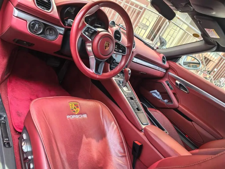 Porsche 718 2022 Model Boxster 2.0T