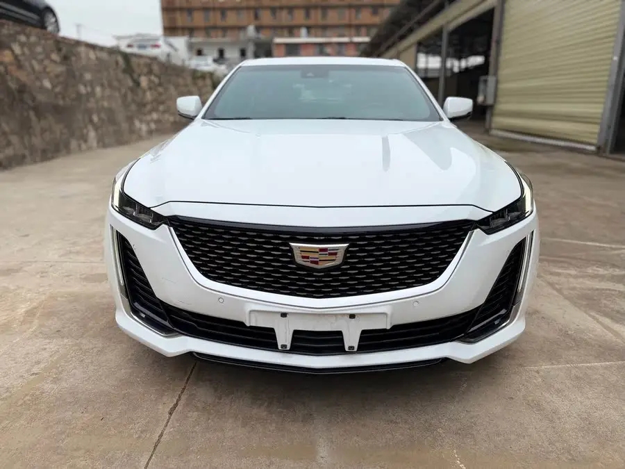 كاديلاك CT5 2022 28T فاخرة