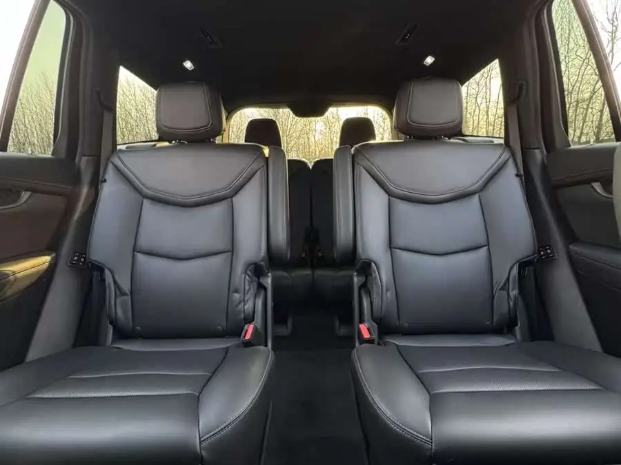 كاديلاك XT6 2022 2.0T ستة مقاعد دفع رباعي فاخر