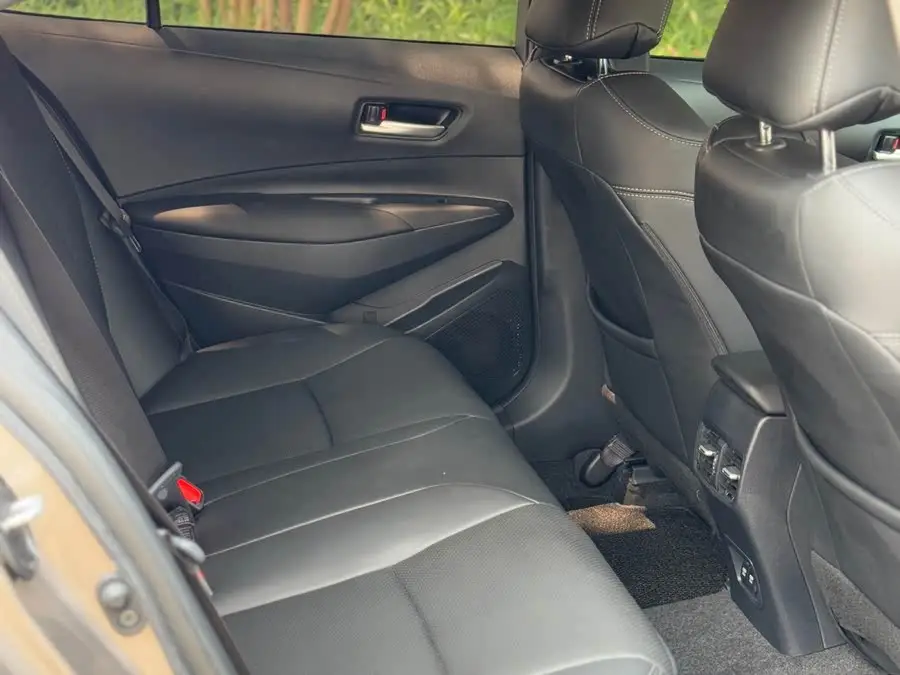 2021 كورولا هايبرد 1.8 لتر E-CVT إصدار النخبة