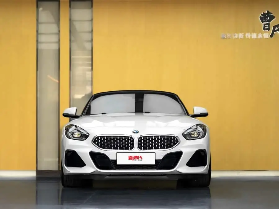 بي ام دبليو Z4 2022 sDrive 25i حزمة رياضية M