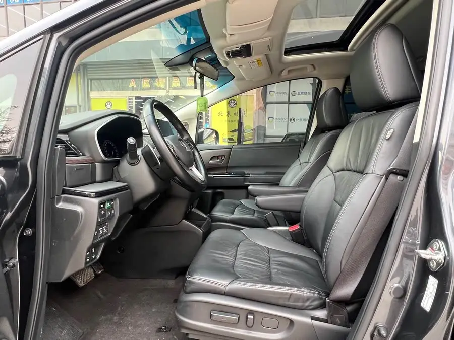 أوديسي 2022 2.0 لتر e:HEV إصدار شارب