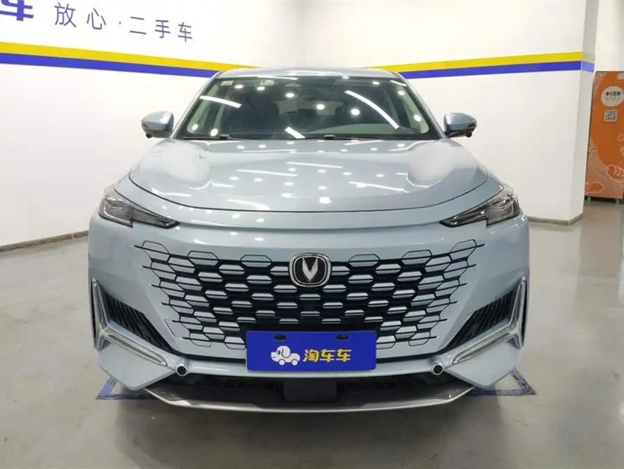 تشانجان UNI-K 2021 2.0T الدفع الرباعي الفاخر