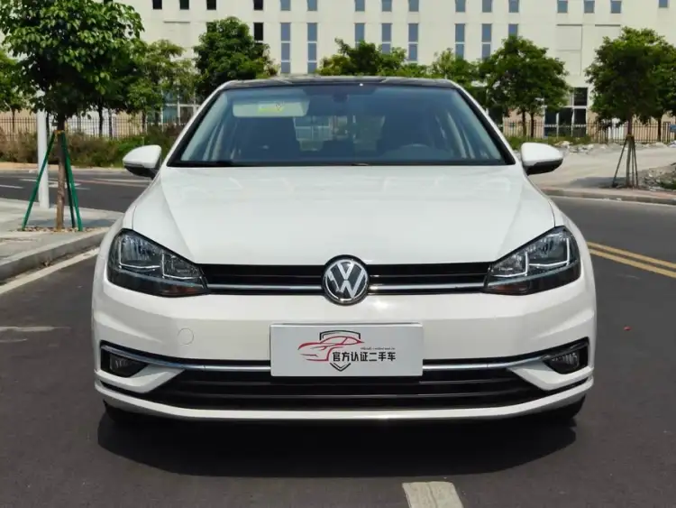 Golf 2020 Love Edition 200TSI DSG Comfort