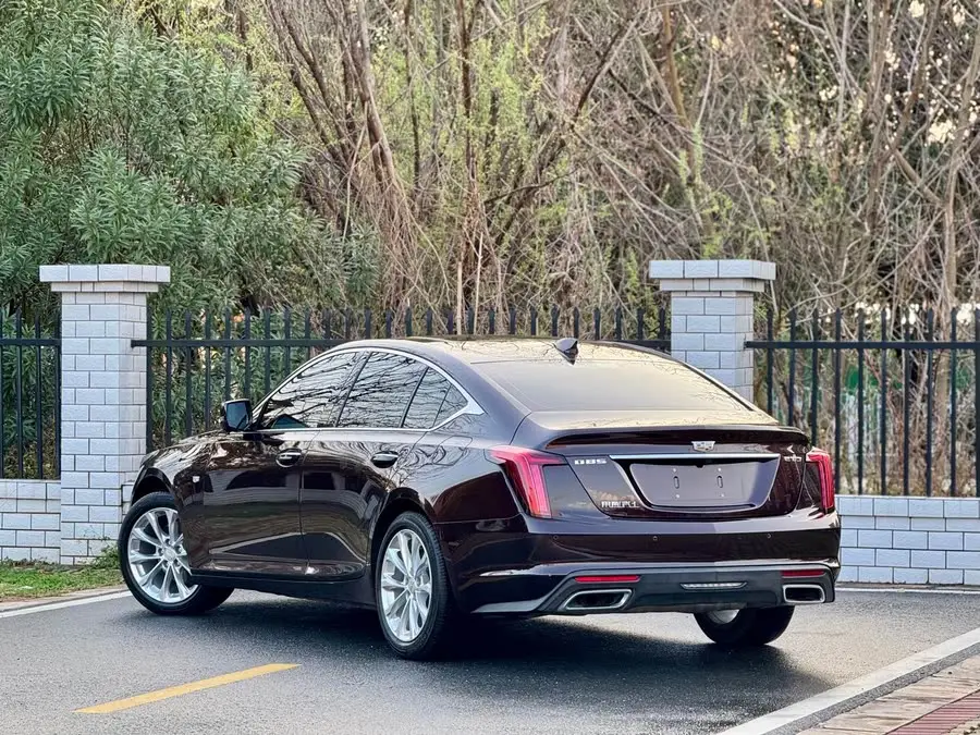 كاديلاك CT5 2020 طراز مُعدل 28T فاخرة