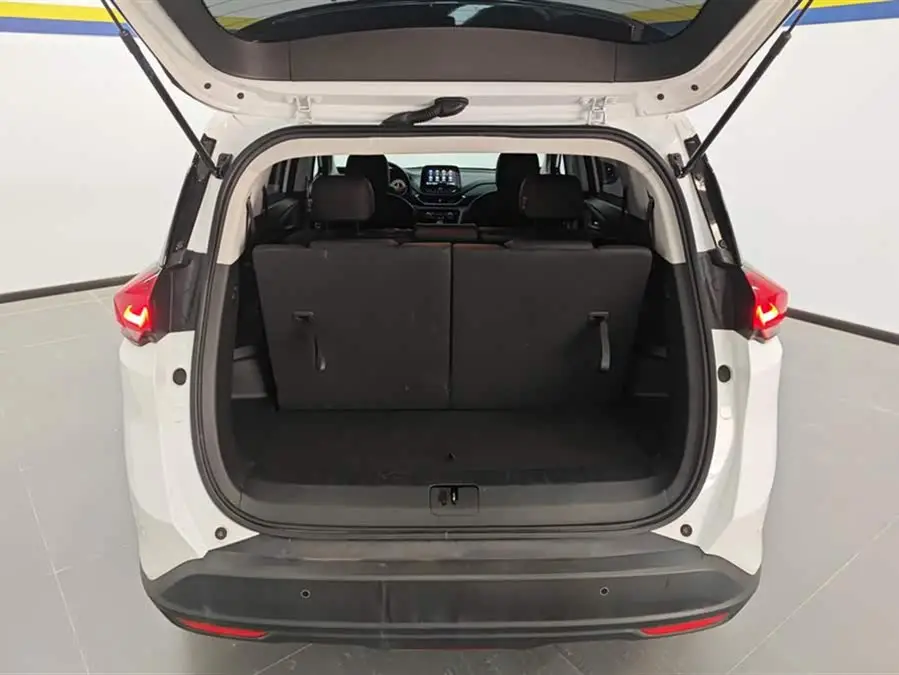 Wuling 2020 Model Light Hybrid Redline 530T Automatic Enjoy Version (5+2 seating)