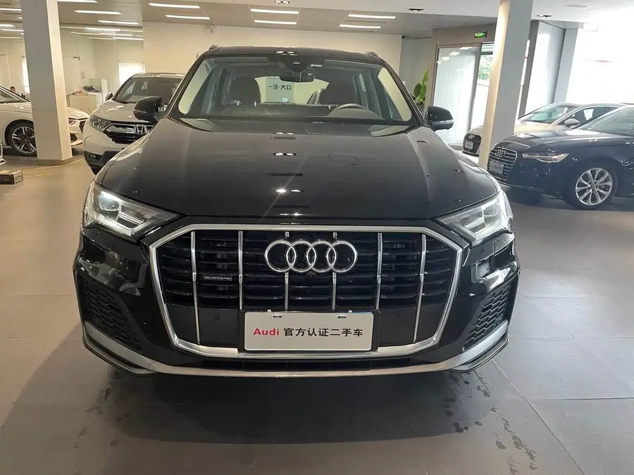 Audi Q7 2023 45 TFSI quattro S line Sport