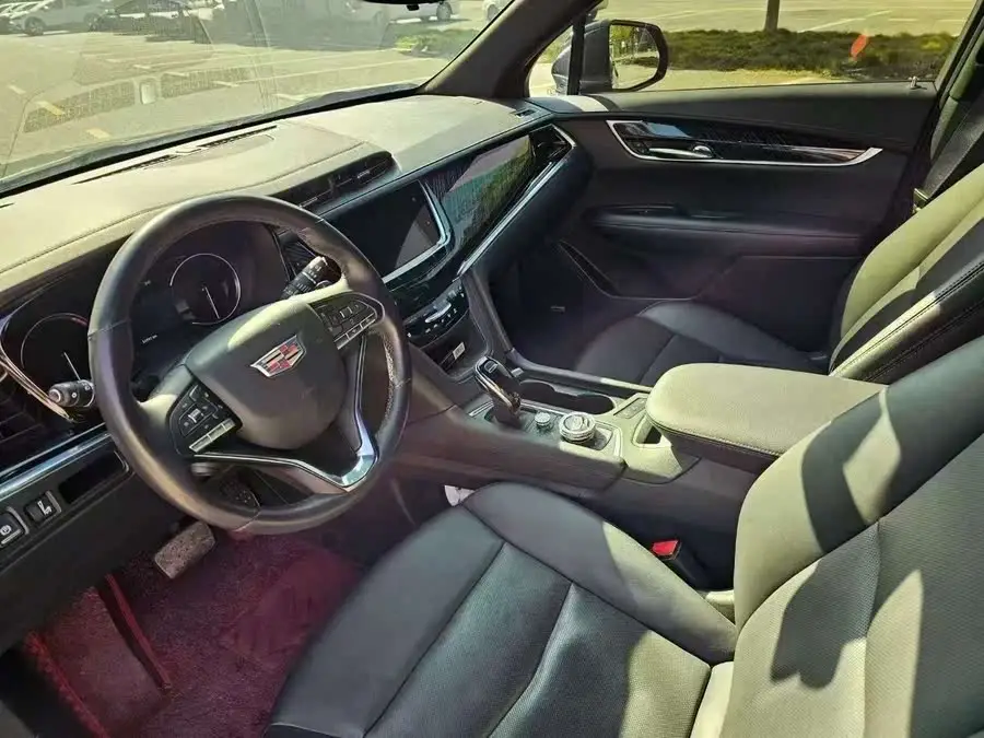 كاديلاك XT6 2022 2.0T فاخرة بالدفع الرباعي لستة مقاعد