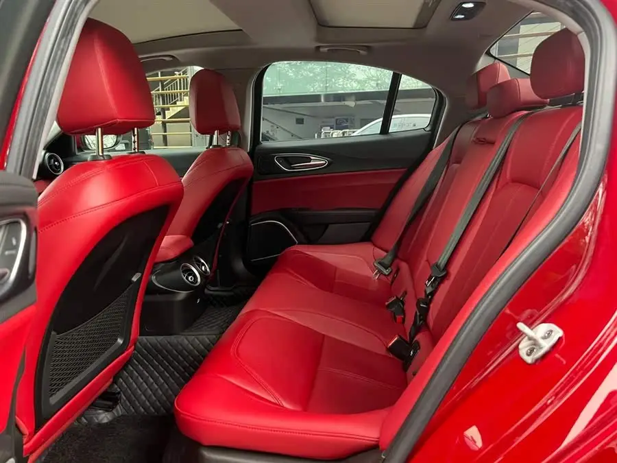 Giulia 2020 2.0T 280HP Luxury Edition