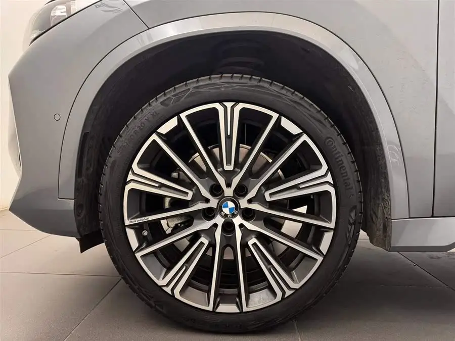 بي إم دبليو X1 2023 xDrive25Li حزمة M الرياضية