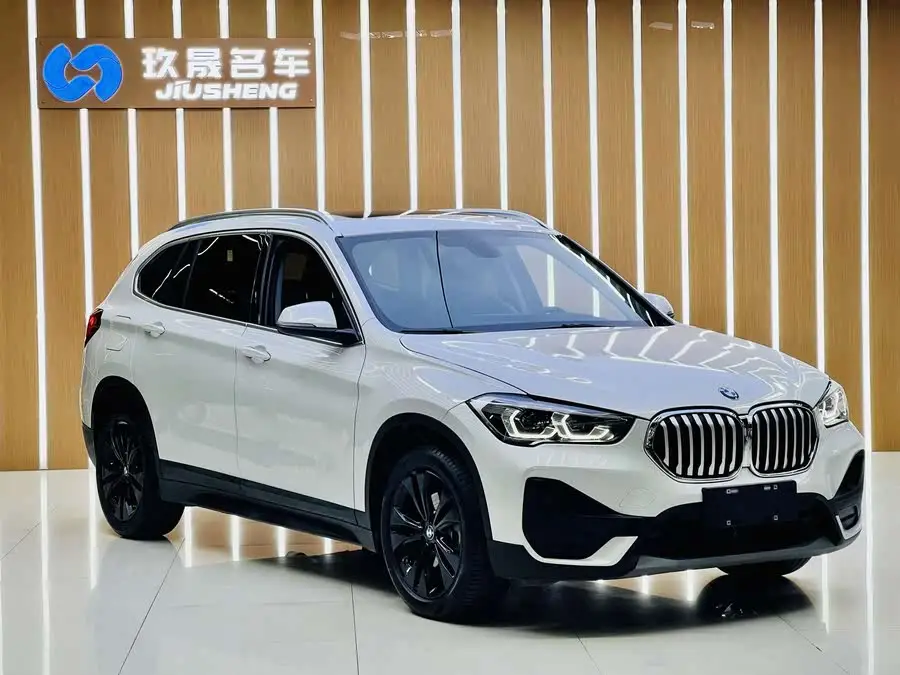 بي إم دبليو X1 2021 sDrive20Li نسخة الموضة